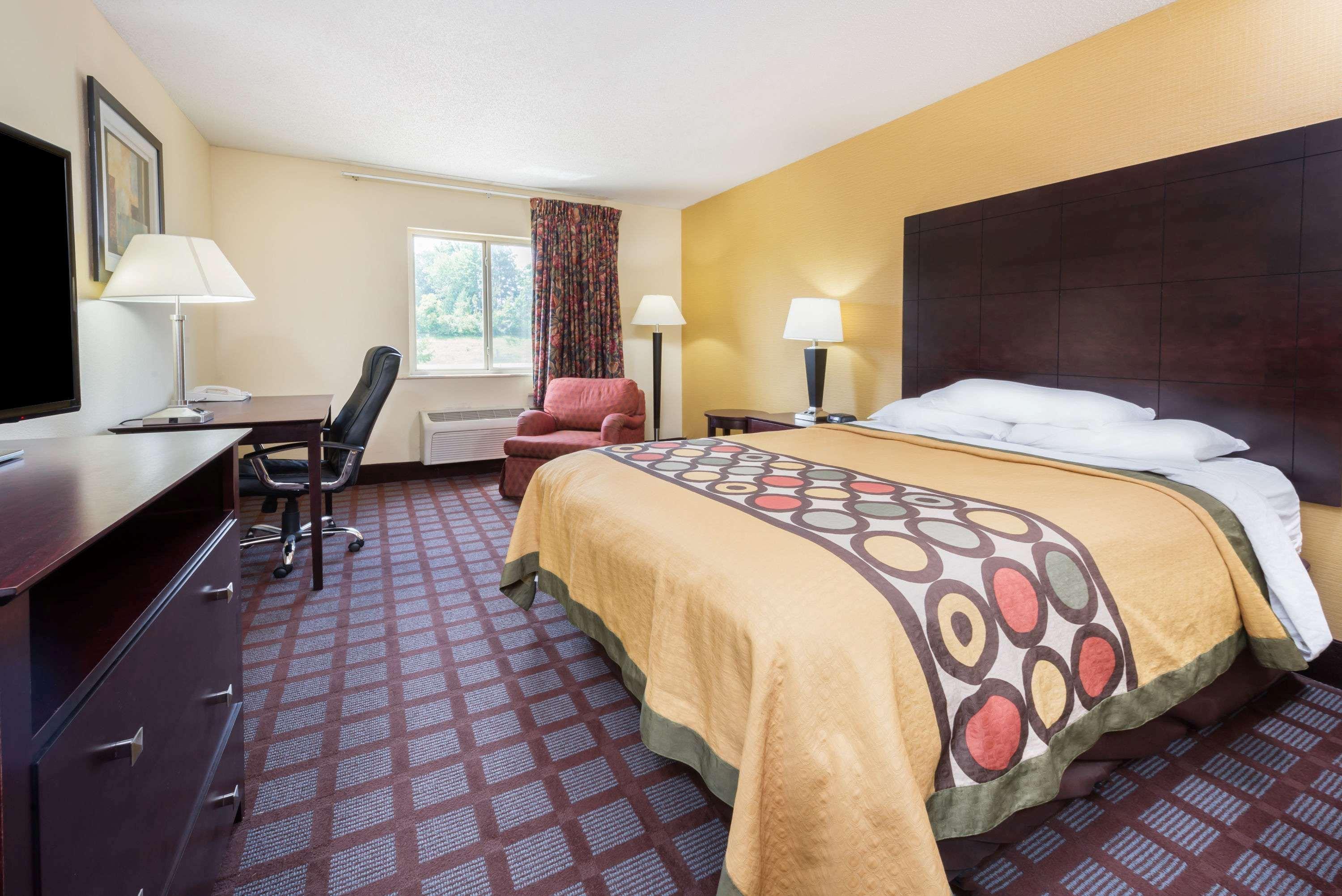 Super 8 By Wyndham Bloomington University Area Zewnętrze zdjęcie