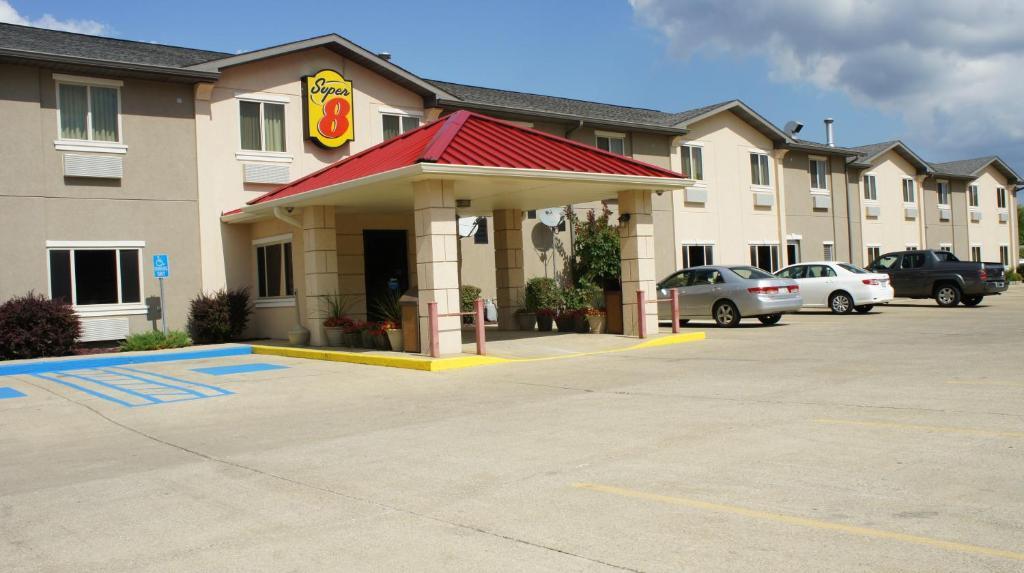 Super 8 By Wyndham Bloomington University Area Zewnętrze zdjęcie